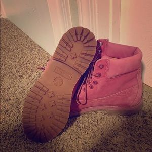 Pink timberlands, size 9 , great conditions